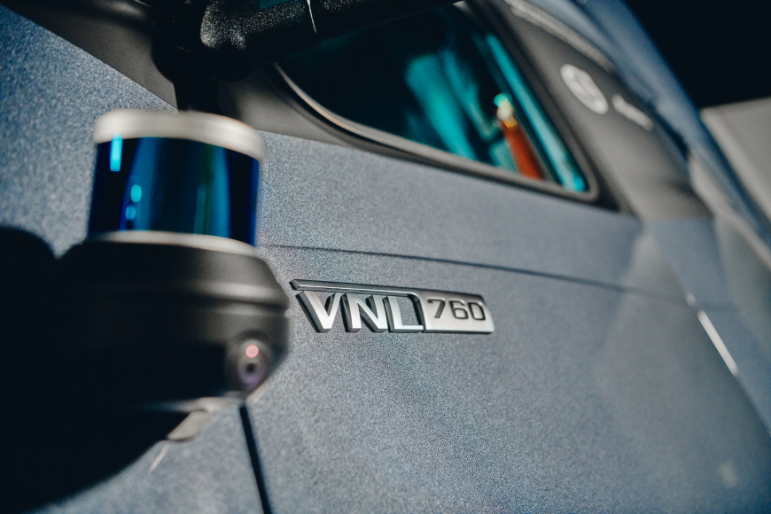 Volvo-Autonomous-Long-Haul-Semi-Prototype-3.jpg
