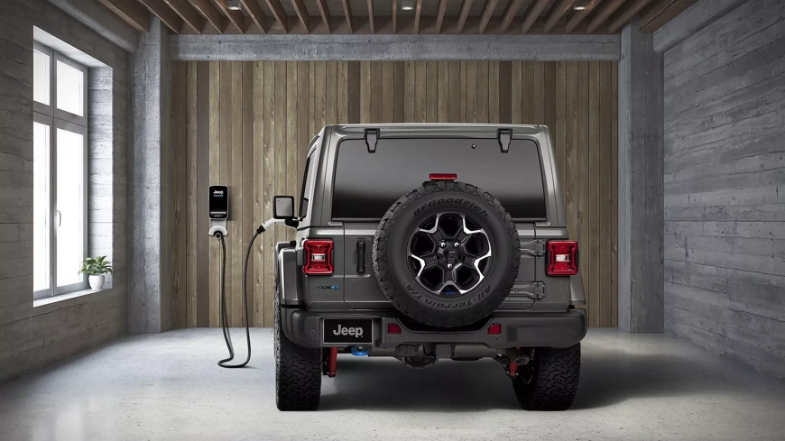 2022-Jeep-Wrangler-4xe.webp