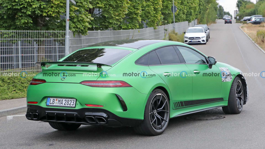 mercedes-amg-gt-4-door-facelift-spied (2).jpg