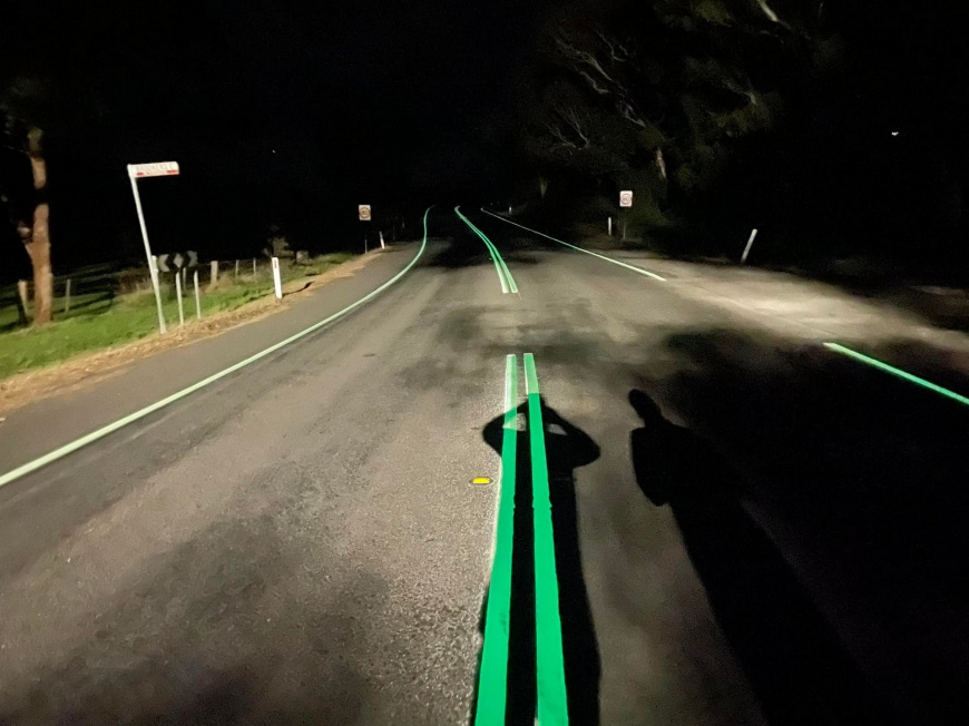 Australia-Glow-in-the-dark-roads-2.jpg