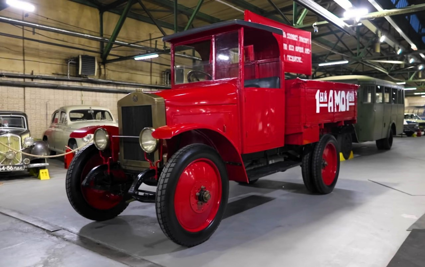 АМО-Ф-15 грузовик.jpg