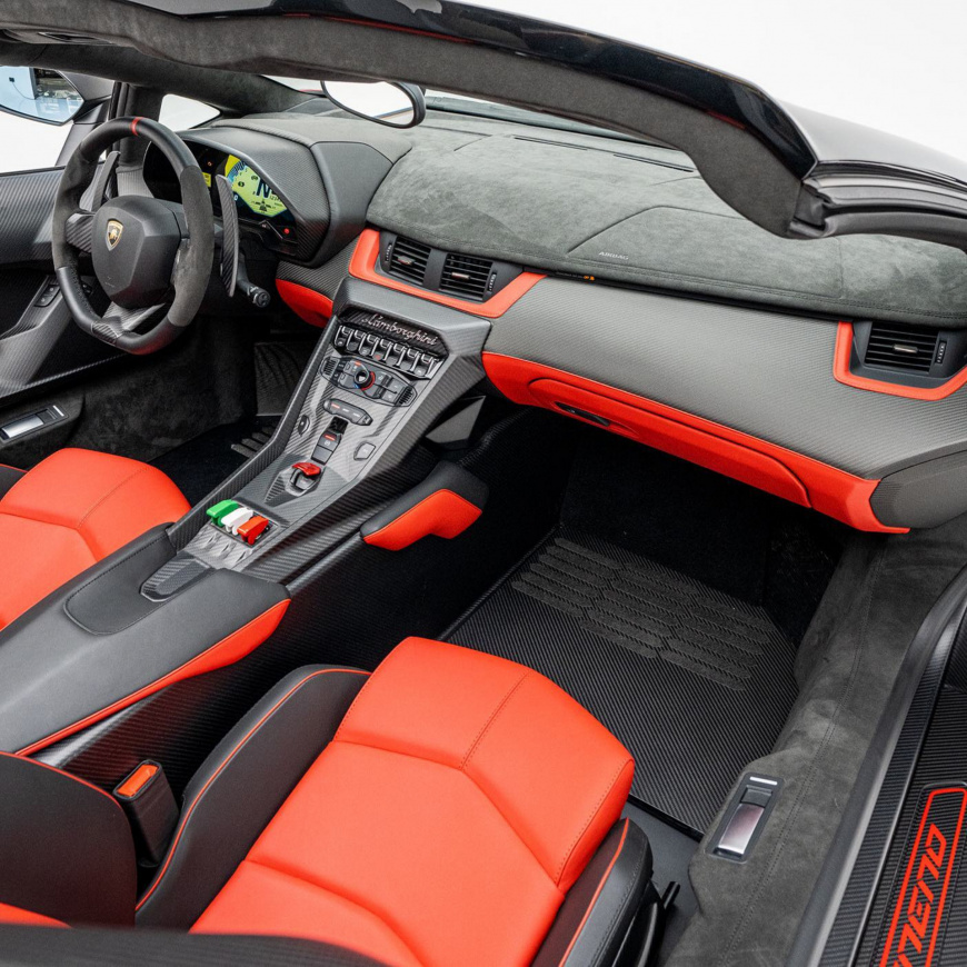 Lamborghini-Veneno-Roadster-9.jpg