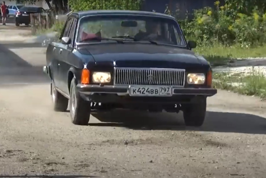 Gaz_31013_volga.jpg