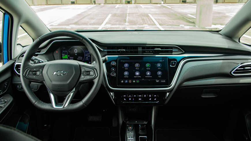 2022-chevrolet-bolt-ev-review-interior.jpg