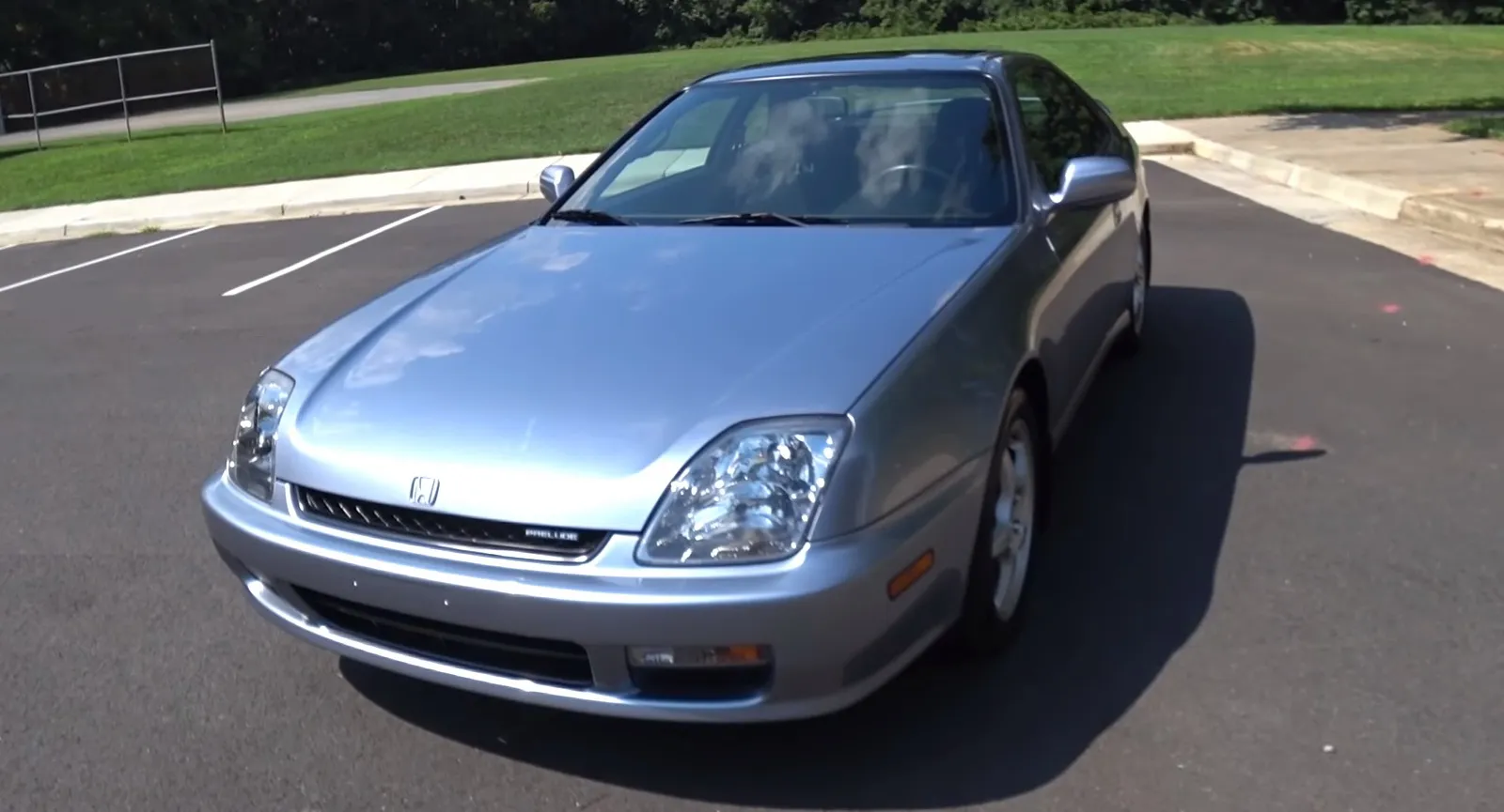 Это практически идеально сохранившийся образец Honda Prelude Type SH 1999  года