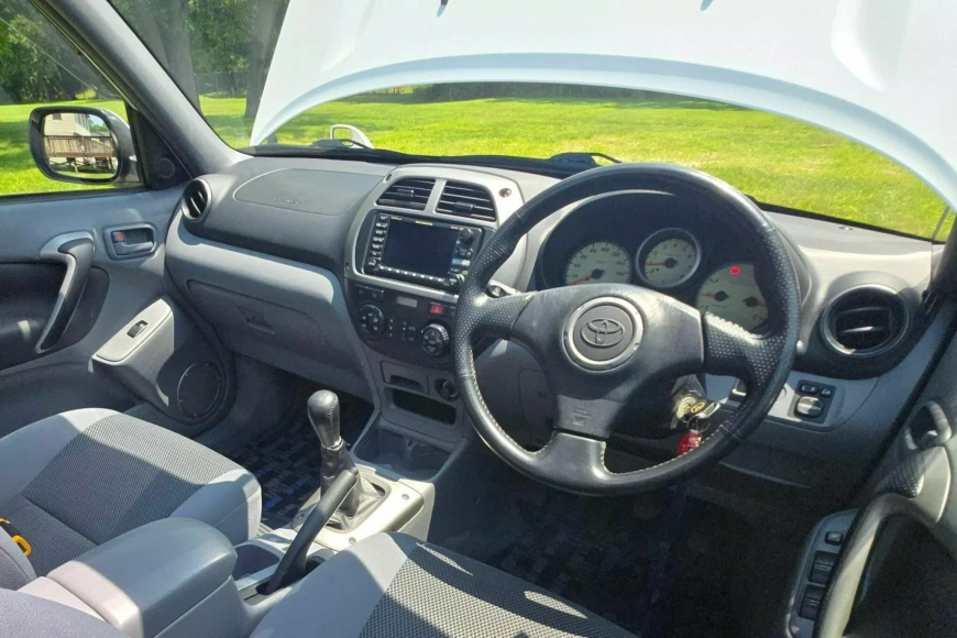 2000-Toyota-RAV4-J-13-2048x1365.webp 2000-Toyota-RAV4-J-13-2048x1365.webp