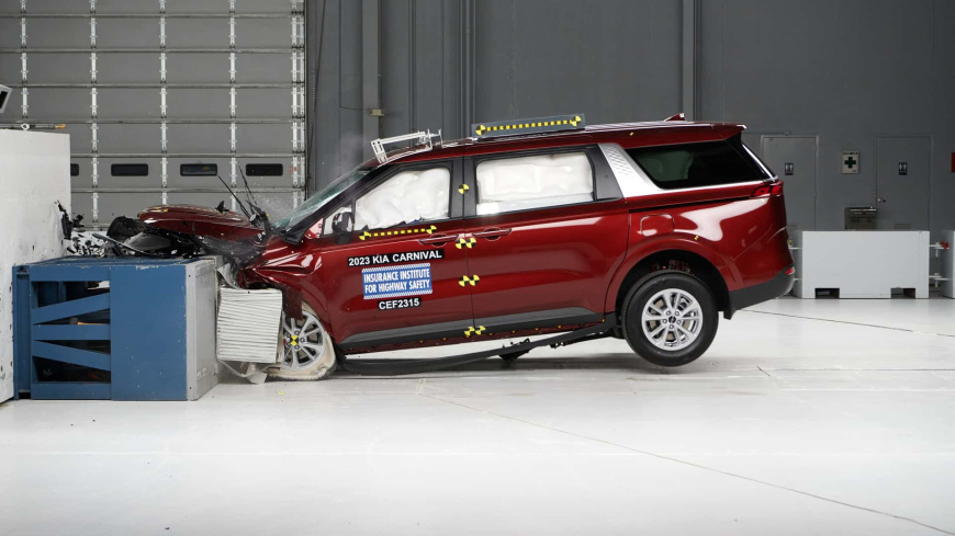 insurance-institute-for-highway-safety-minivan-test.jpg