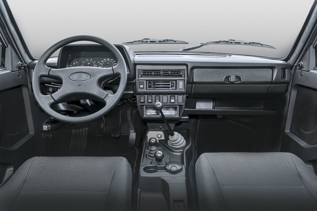 Lada-4x4-Lada-Niva-3-door-interior-dashboard.jpeg