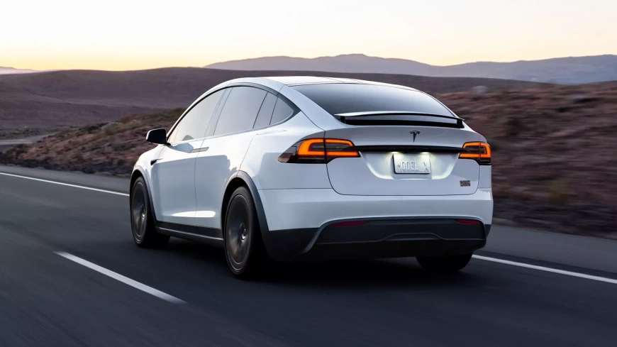 Tesla-Model-X-Rear.webp