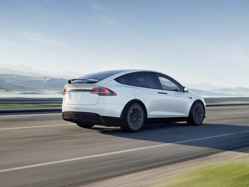 2022-Tesla-Model-X-2.jpg