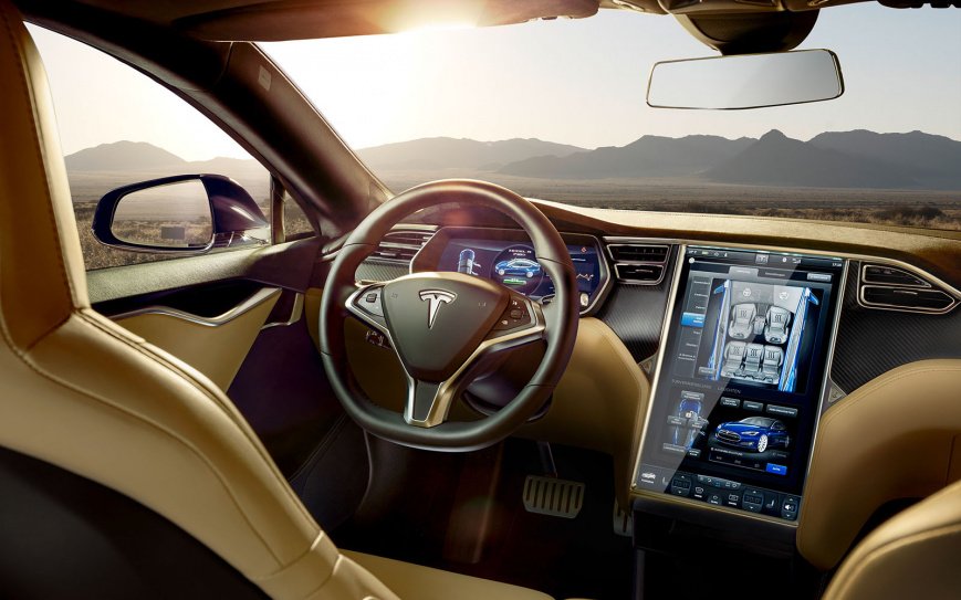 Na-elektrokare-Tesla-mozhno-vybirat-signal-klaksona-i-zvuk-avtomobilya.jpg