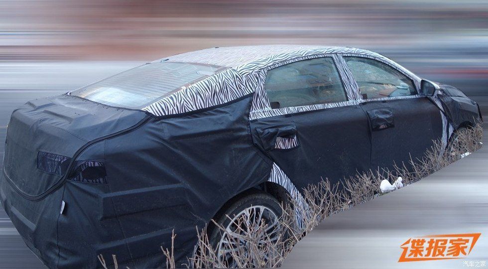 Новая модель Geely: вид сбоку 