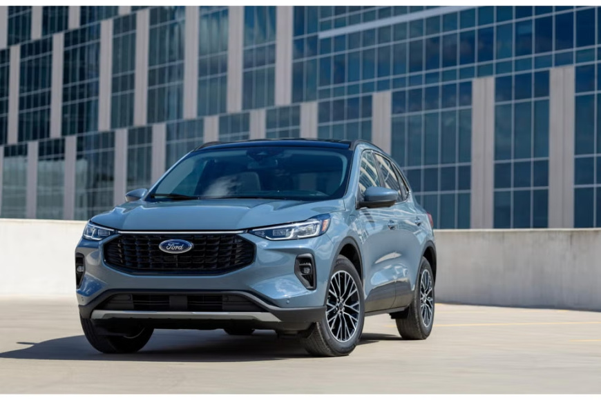 2023-ford-escape-plug-in-hybrid-vapor-blue-01-1666667348.jpg