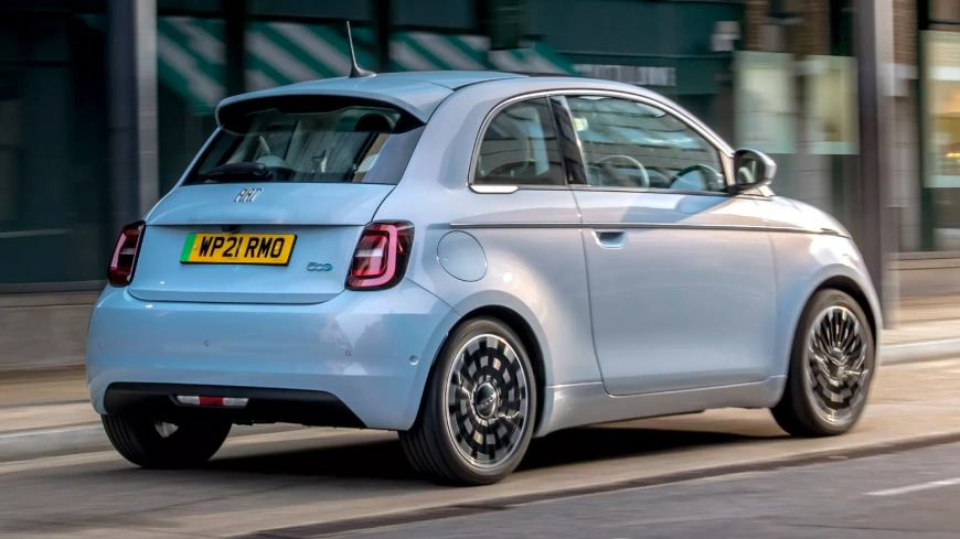 Fiat-500e-rear.webp