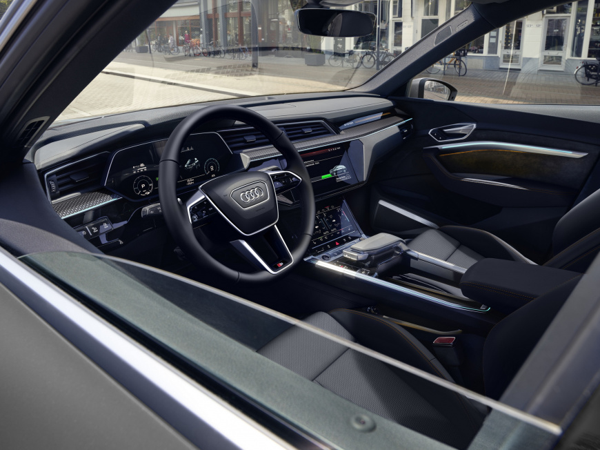 2021-Audi-e-tron-2.jpg
