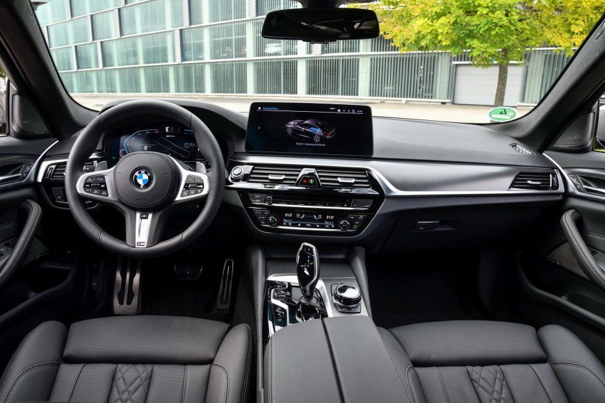 2021-BMW-545e-xDrive-PHEV-59.jpg