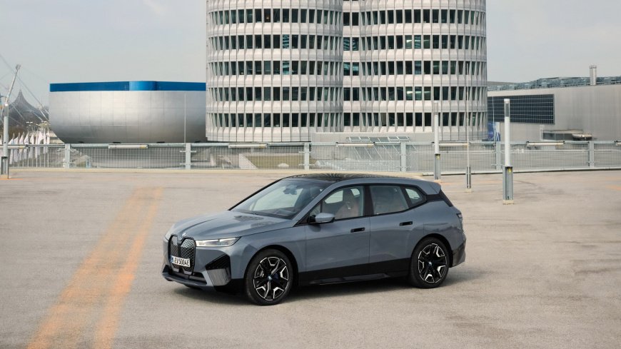 2022-BMW-ix-xDrive50-1.jpg