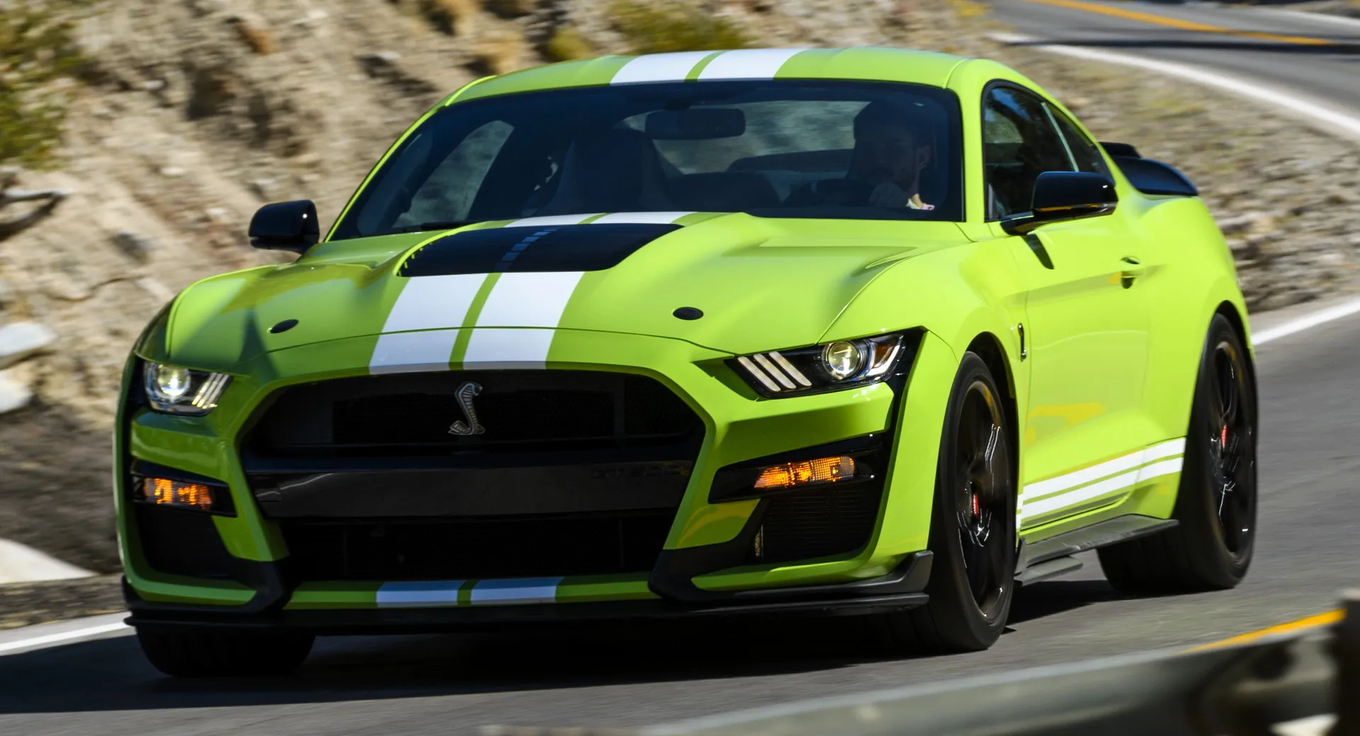 2020-Mustang-Shelby-GT500-road-119.webp