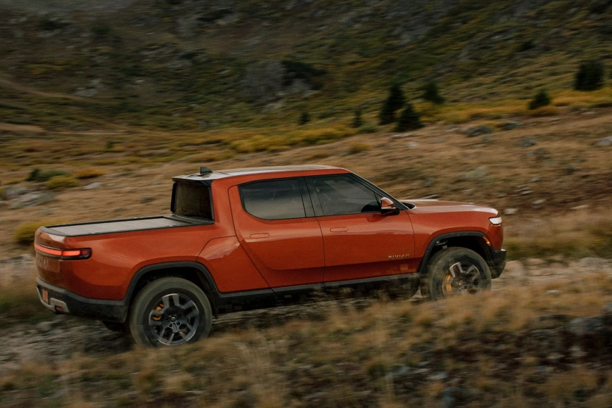 2022-Rivian-R1T-2.webp