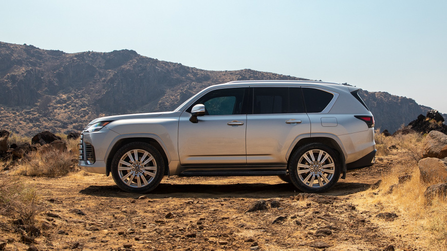 2022-Lexus-LX-12.jpg