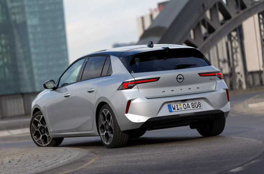 2024-Opel-Astra-Hybrid-2-2048x1354.webp