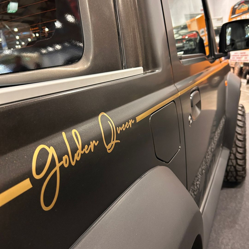Golden-Queen-Suzuki-Jimny-Pickup-4.jpg