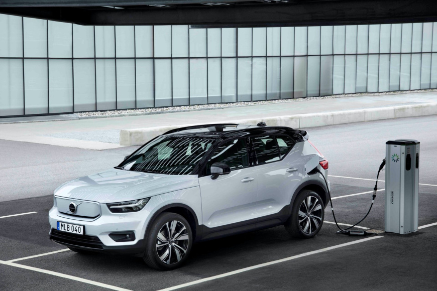 2021-Volvo-XC40-Recharge-P8-AWD-2.jpg