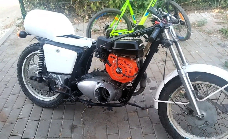 ij_motor_ot_motobloka.jpg ij_motor_ot_motobloka.jpg