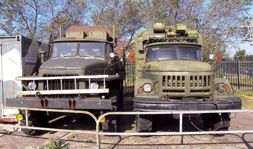 Ural-375_and_ZiL-131.jpg