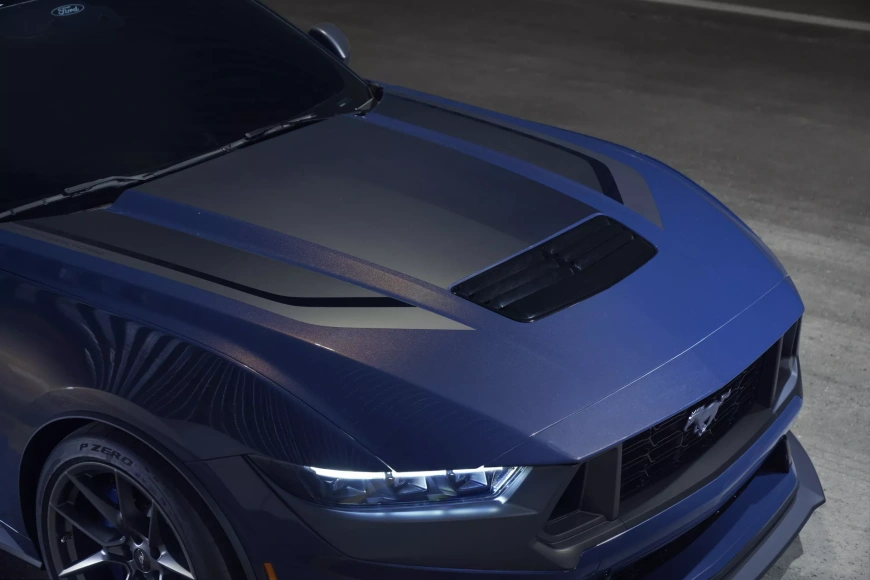 2024-Ford-Mustang-Dark-Horse-1.webp