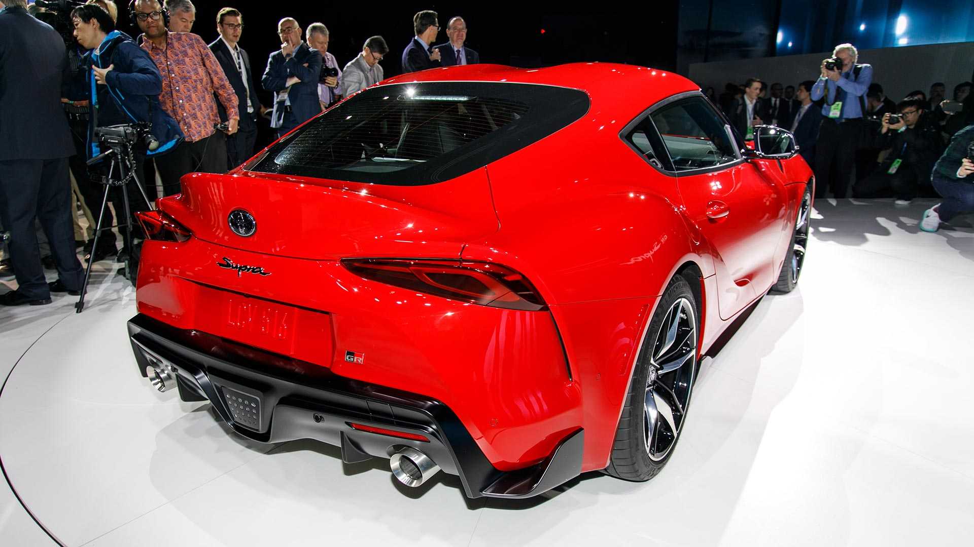 С какой максимальной скоростью может ехать Toyota Supra 2020