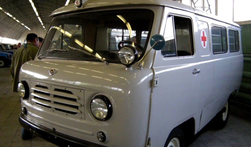uaz_450_medik_auto.jpg