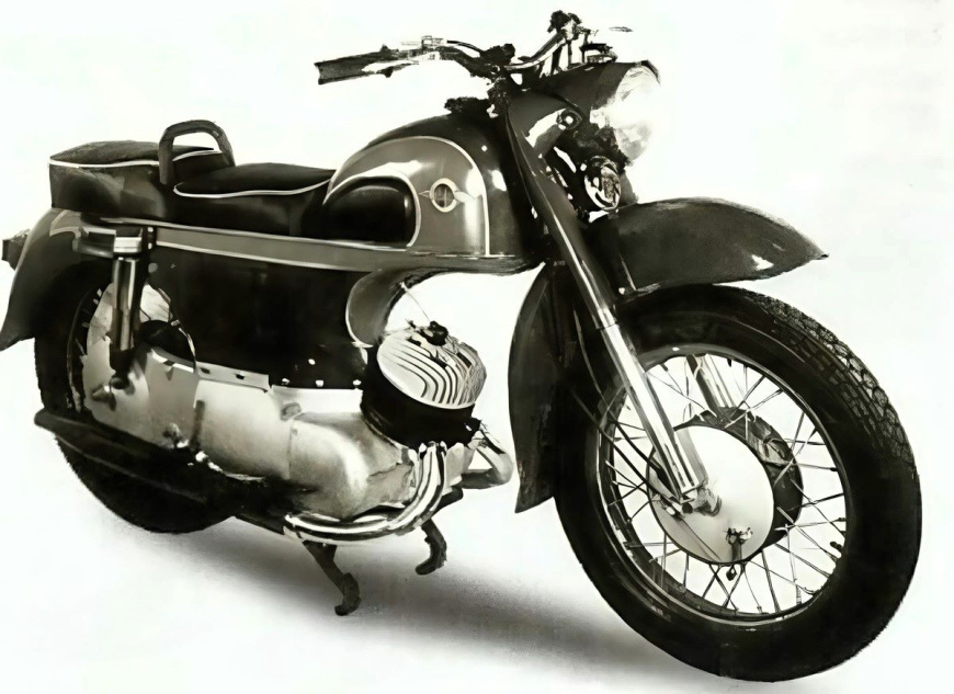 ij_saturn.jpg ij_saturn.jpg