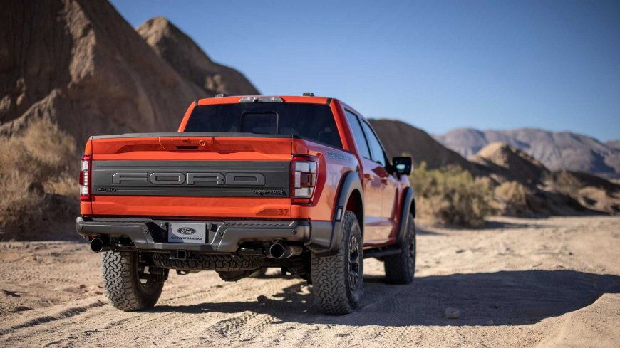 2021-ford-f-150-raptor-from-the-rear.jpg