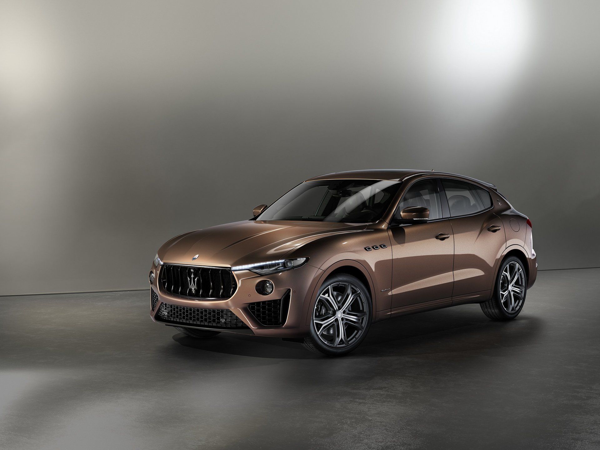 2020-maserati-levante-zegna-pelletessuta-edition-1.jpg