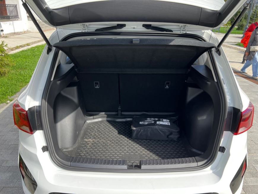 bagajnik_vs_5.jpg bagajnik_vs_5.jpg