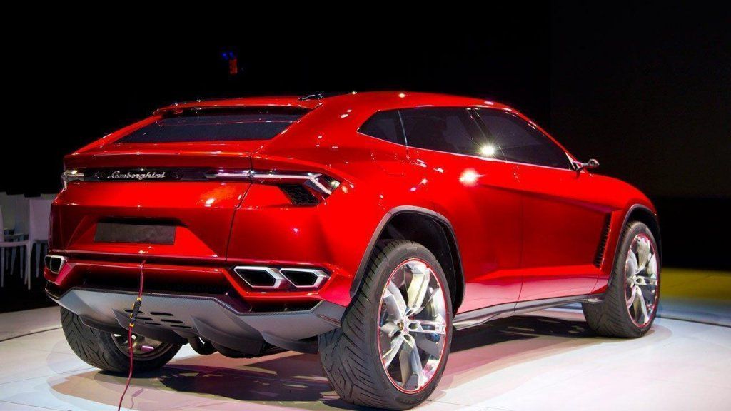 Lamborghini Urus: вид сзади