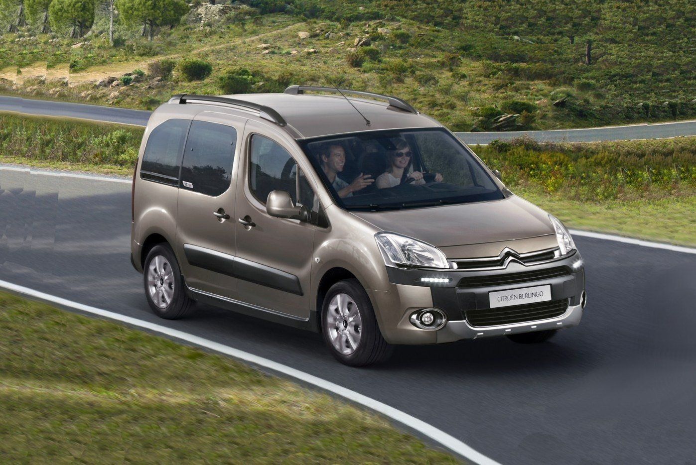 Peugeot Partner и Citroen Berlingo ушли с российского рынка