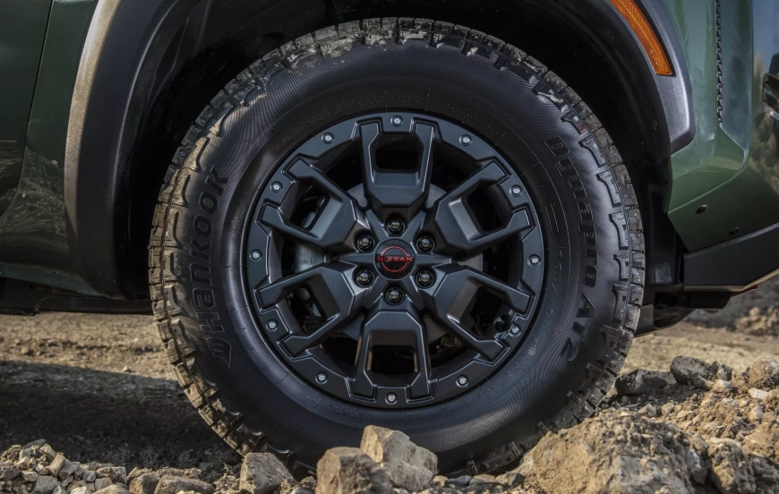 2022-Nissan-Frontier-tire.webp