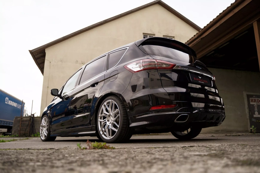 Ford-S-Max-With-Barracuda-Dragoon-Wheels-9-2048x1366.webp