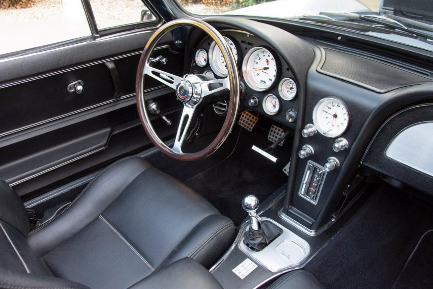 1965-Chevrolet-Corvette-10.jpg