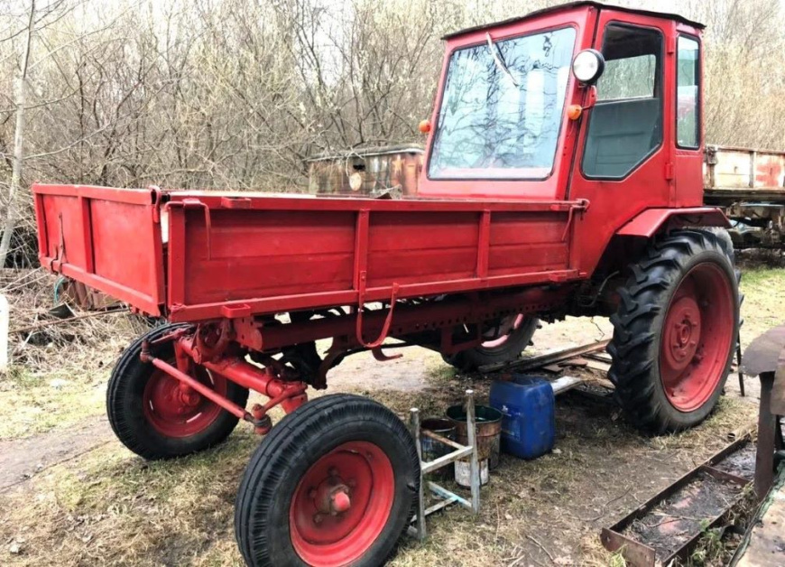 t_16_traktor.jpg
