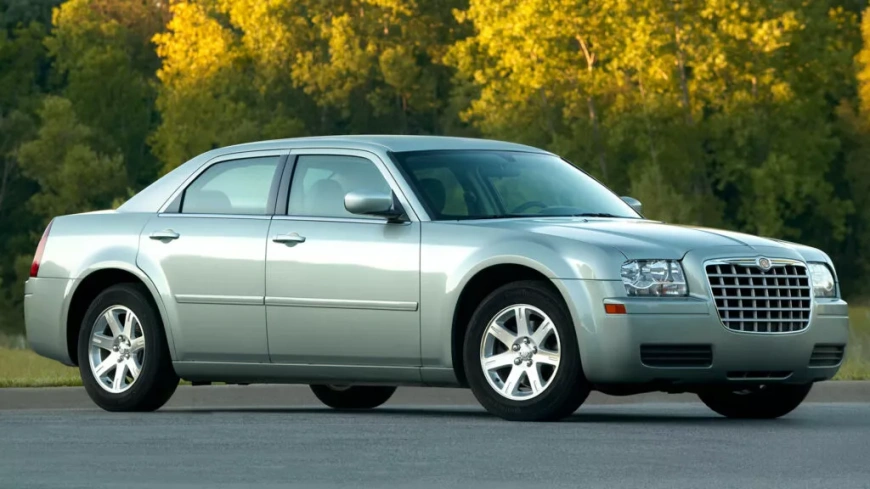 2006-Chrysler-300-1024x576.webp