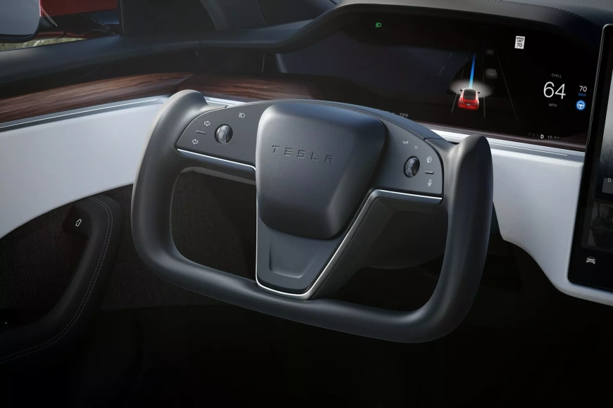 2022-Tesla-Model-S-7.webp