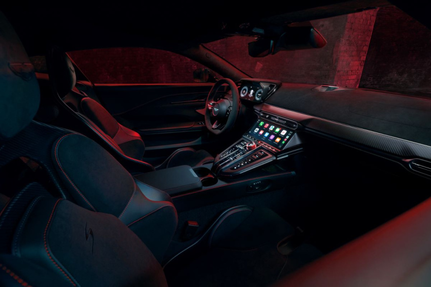 Aston_Martin_Vantage_S_12.jpg Aston_Martin_Vantage_S_12.jpg