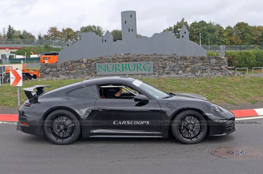 2024-Porsche-911-GTS-Aero-10.webp