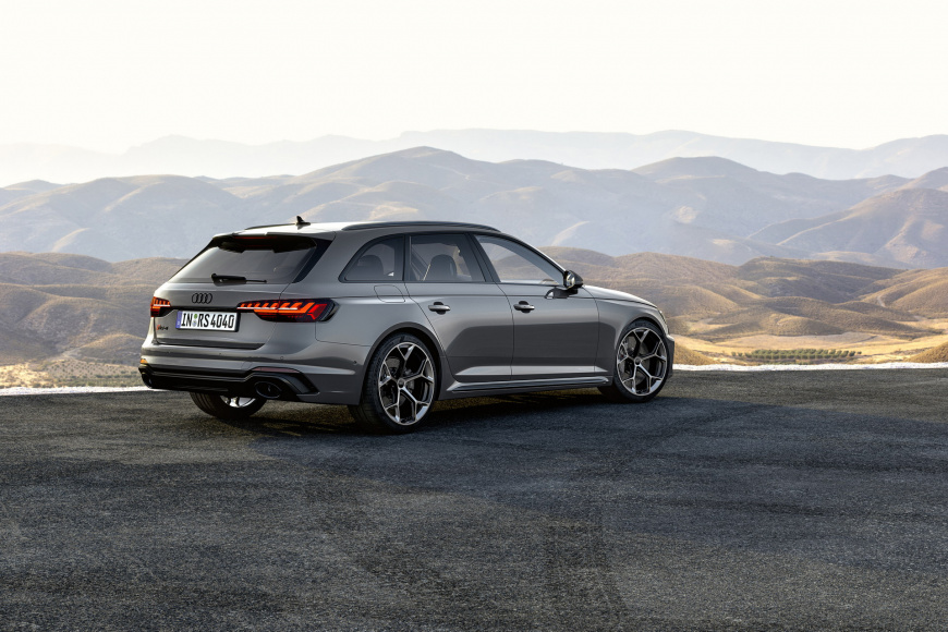 Audi-RS-4-Avant-With-Competition-Plus-Package-9.jpg