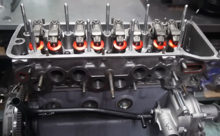 raz_motor_2101.jpg raz_motor_2101.jpg