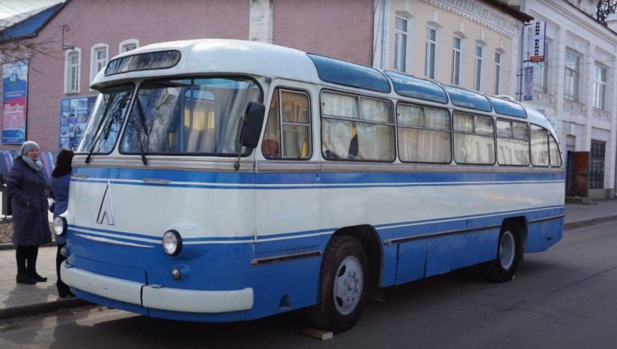 laz_695.jpg laz_695.jpg