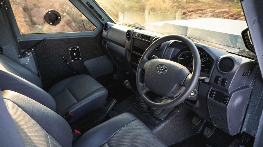 svi-max-3-toyota-land-cruiser-interior.jpg